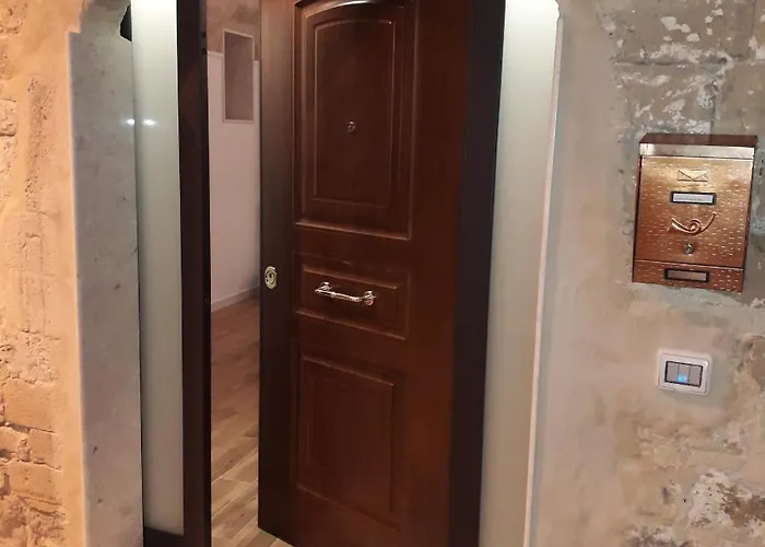 Sant\'Onofrio Apartment